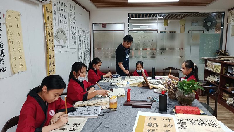在申请退款过程中，保留相关证据非常重要。以下是一些需要保留的证据：